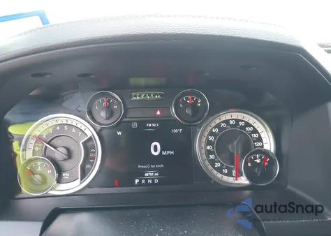 2017 Ram 1500 Laramie 4X2 6'4 Box из США, поврежденный, VIN 1C6RR6VT2HS567756